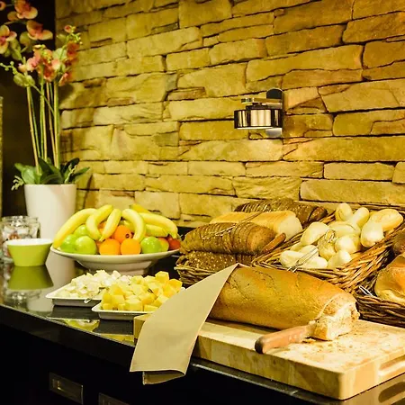 Fletcher Restaurant Marijke ホテル 4*